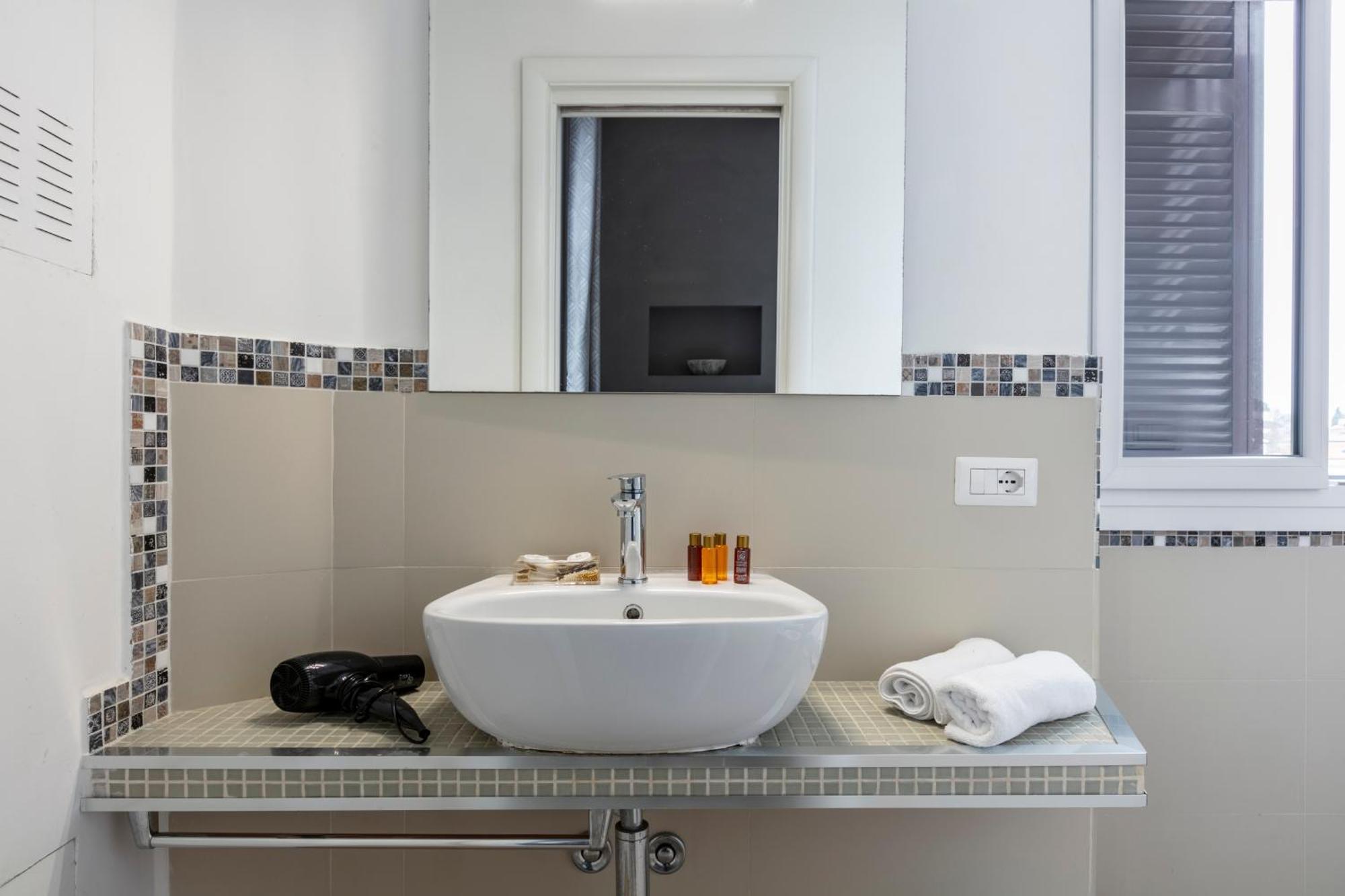Deza Cozy Place Manzoni روما المظهر الخارجي الصورة